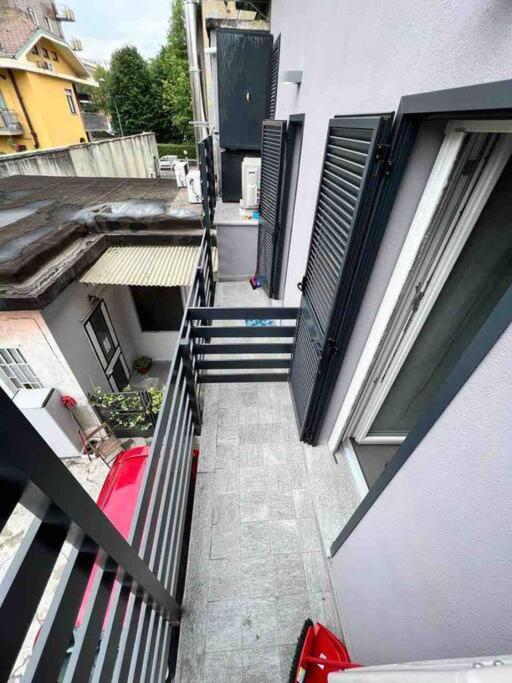 Appartamento Pregevole Duplex a 1 minuto dalla metro Collegno Esterno foto