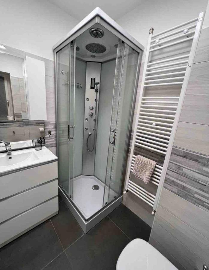 Appartamento Pregevole Duplex a 1 minuto dalla metro Collegno Esterno foto
